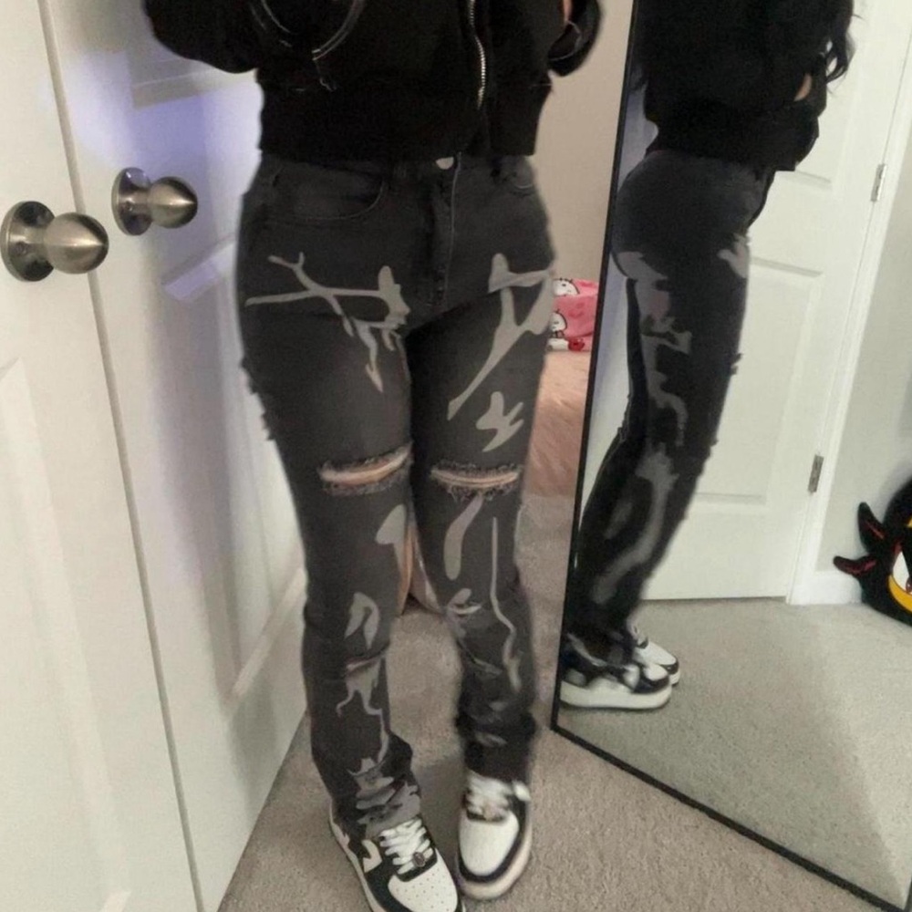 Y2k graphic jeans